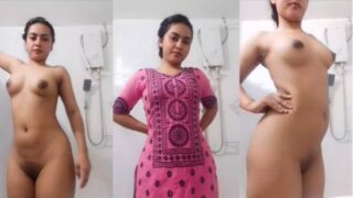 HD bf of a beautiful girl showing her erotic nude body